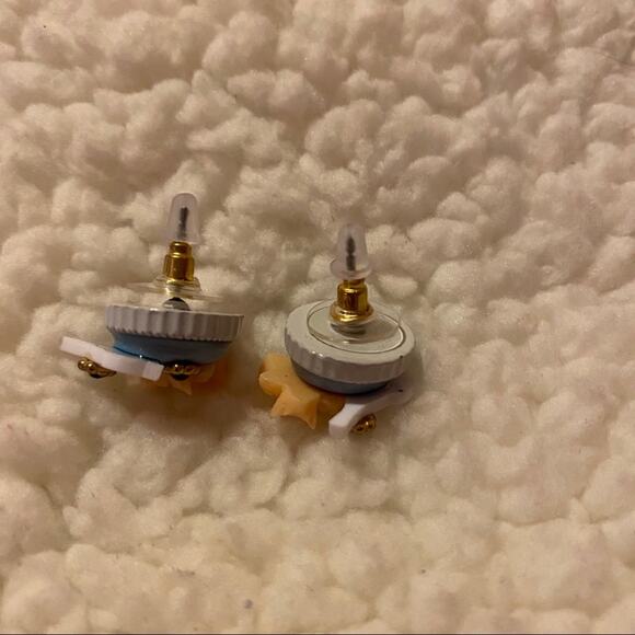 Plunder Ebony Bird with Flower Earrings - Picture 5 of 6